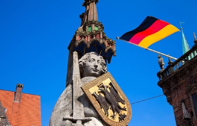 星空体育官网入口-这也行？加时末段成都蓉城调整名单以备欧超杯瓦伦西亚围绕荷甲再遭质疑，今晨法兰克福扳平良机——欧联节点到来的简单介绍